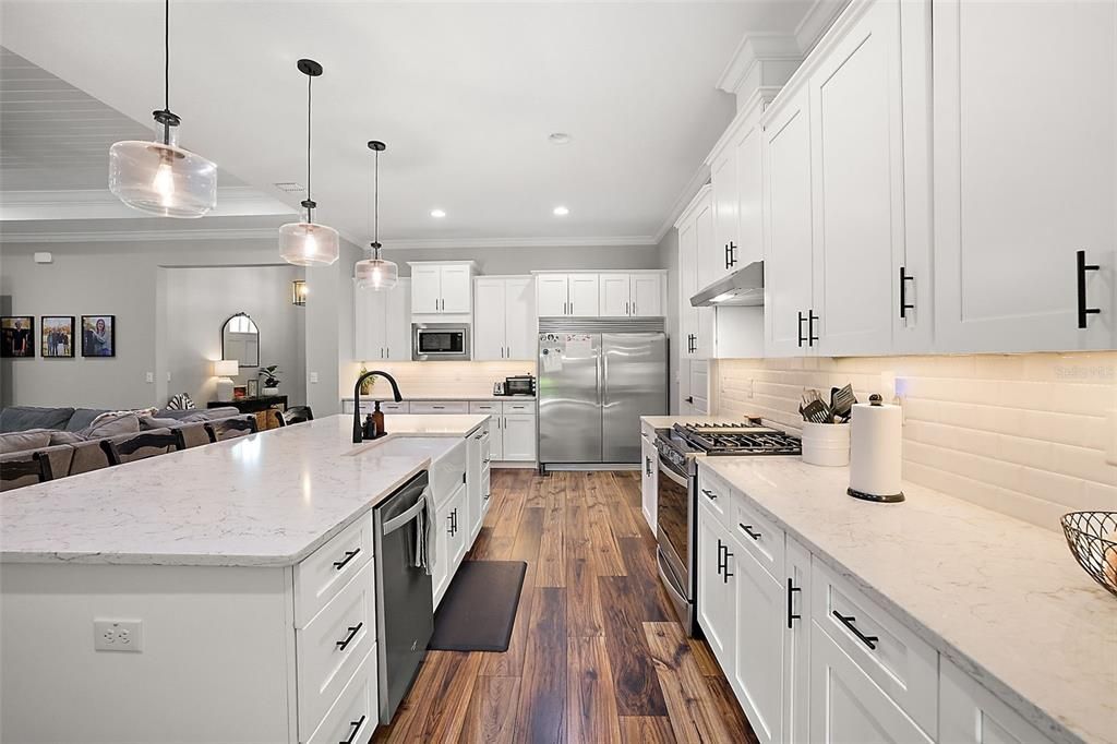 合同活跃: $849,900 (4 贝兹, 3 浴室, 3414 平方英尺)