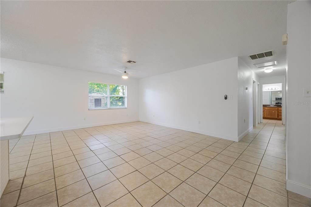 For Rent: $2,600 (4 beds, 3 baths, 1900 Square Feet)