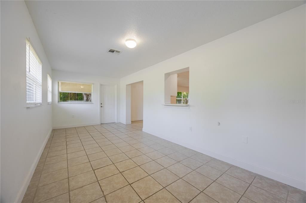 For Rent: $2,600 (4 beds, 3 baths, 1900 Square Feet)