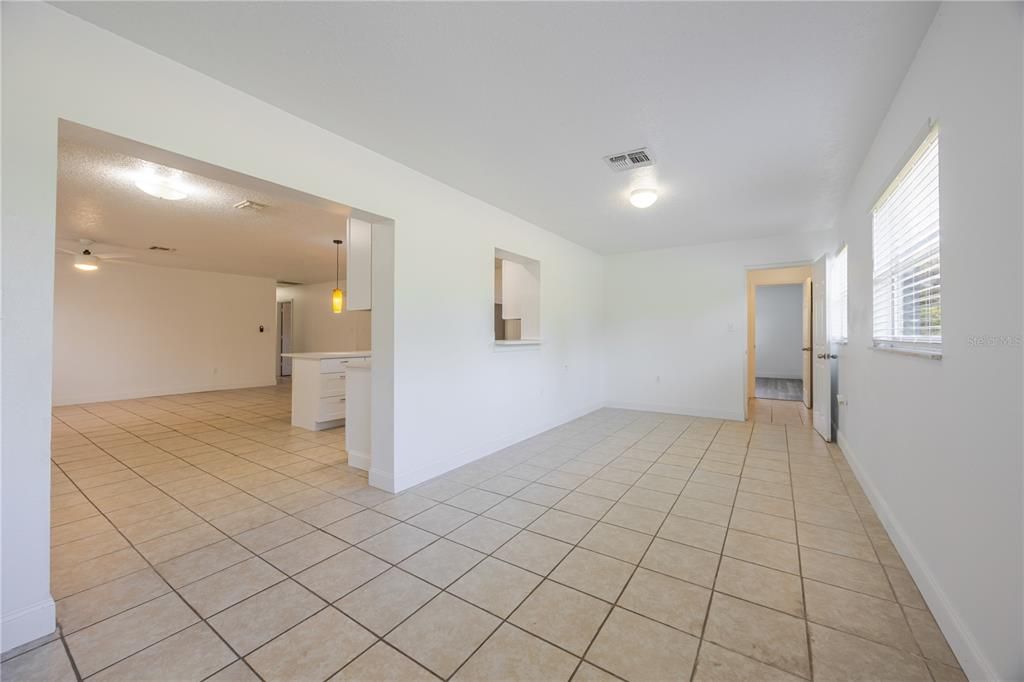 For Rent: $2,600 (4 beds, 3 baths, 1900 Square Feet)