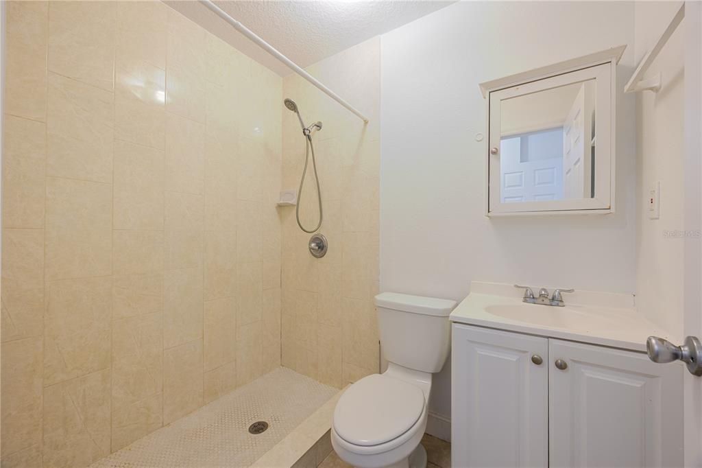 For Rent: $2,600 (4 beds, 3 baths, 1900 Square Feet)