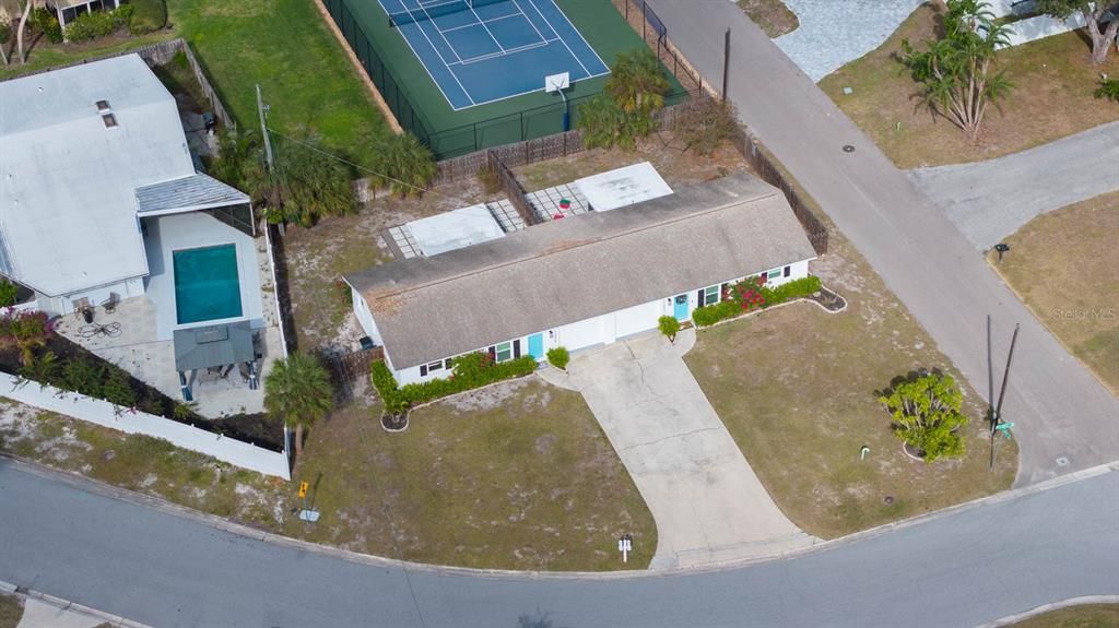 For Sale: $850,000 (4 beds, 2 baths, 1628 Square Feet)