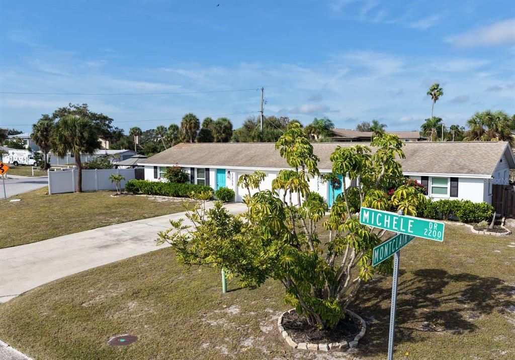 For Sale: $850,000 (4 beds, 2 baths, 1628 Square Feet)