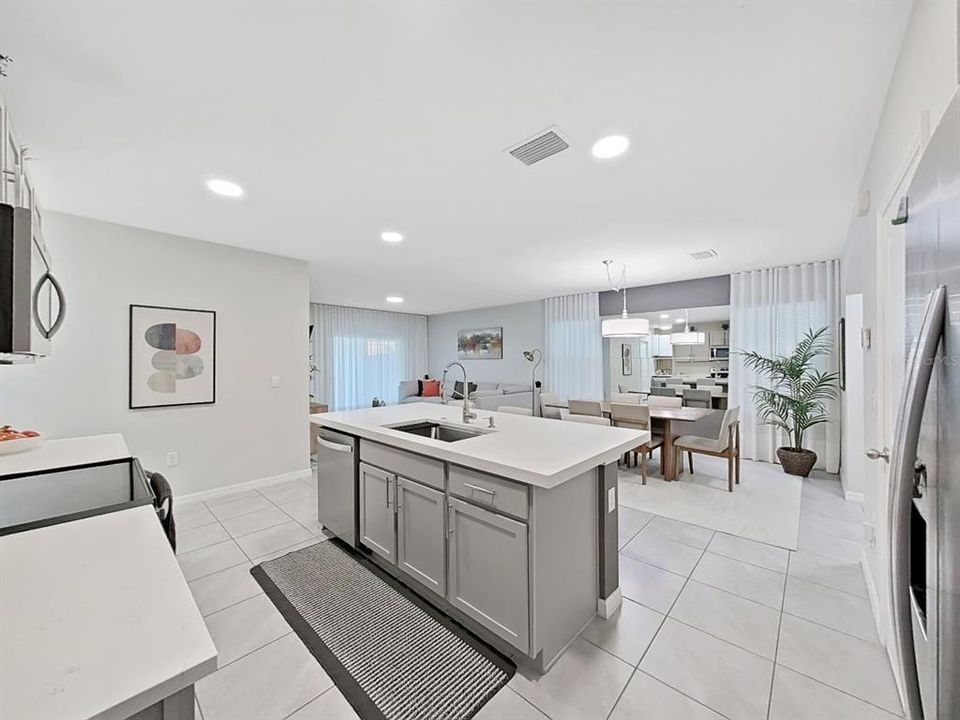 En Renta: $2,950 (5 camas, 3 baños, 2447 Pies cuadrados)