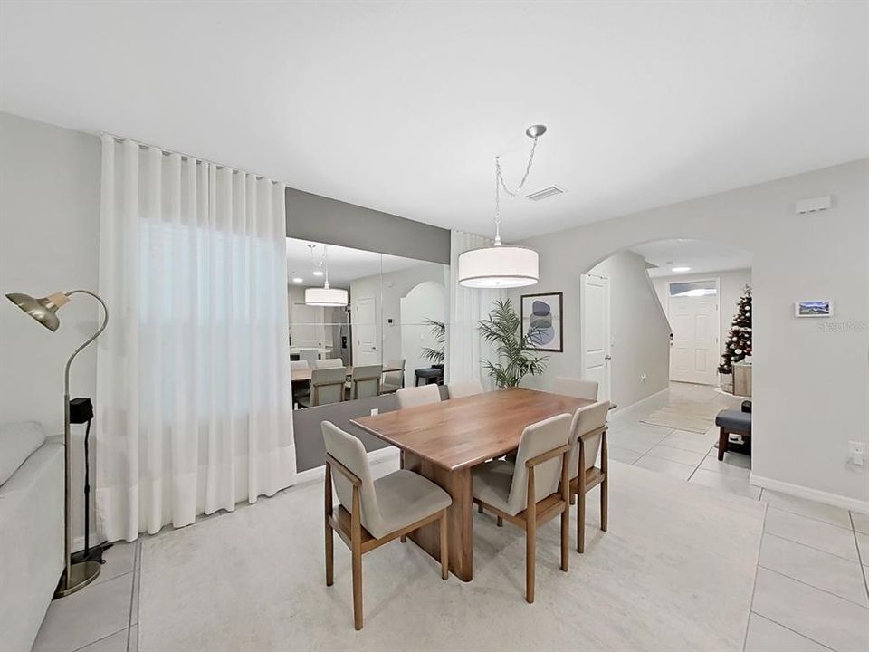 En Renta: $2,950 (5 camas, 3 baños, 2447 Pies cuadrados)