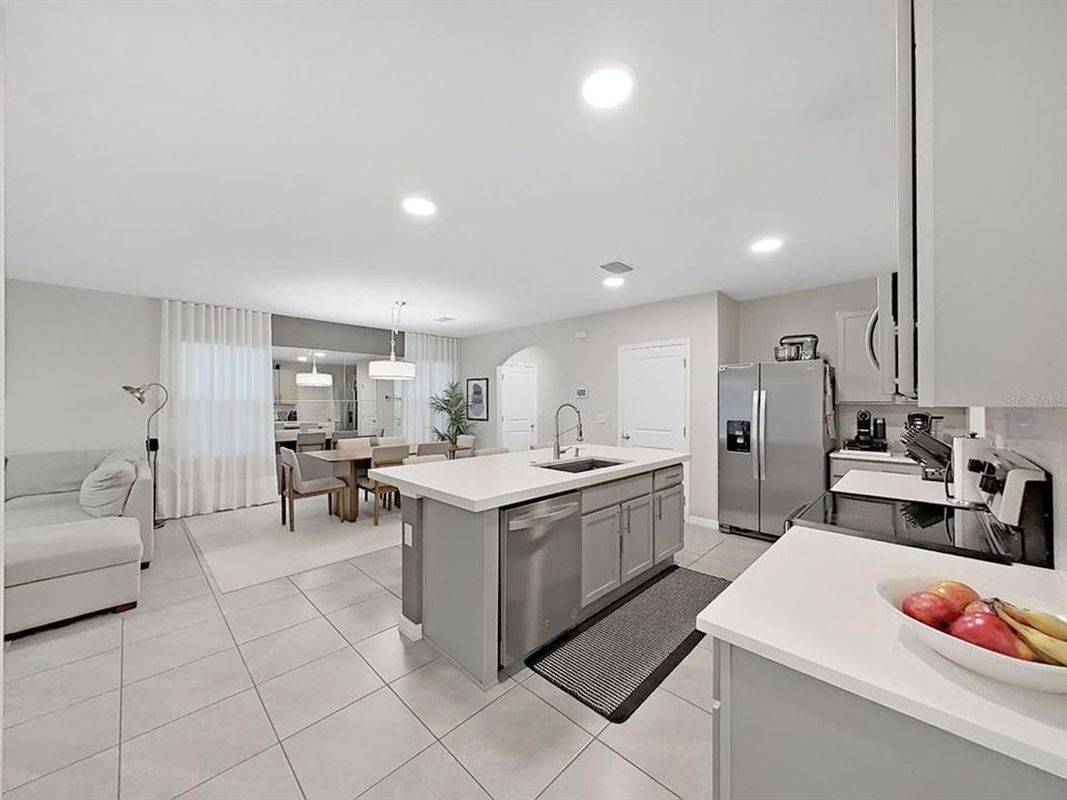 En Renta: $2,950 (5 camas, 3 baños, 2447 Pies cuadrados)