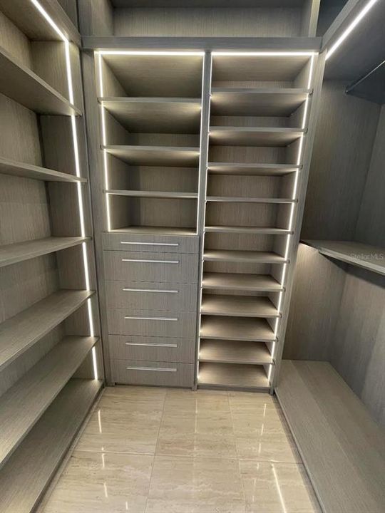 For Rent: $7,000 (3 beds, 3 baths, 4800 Square Feet)