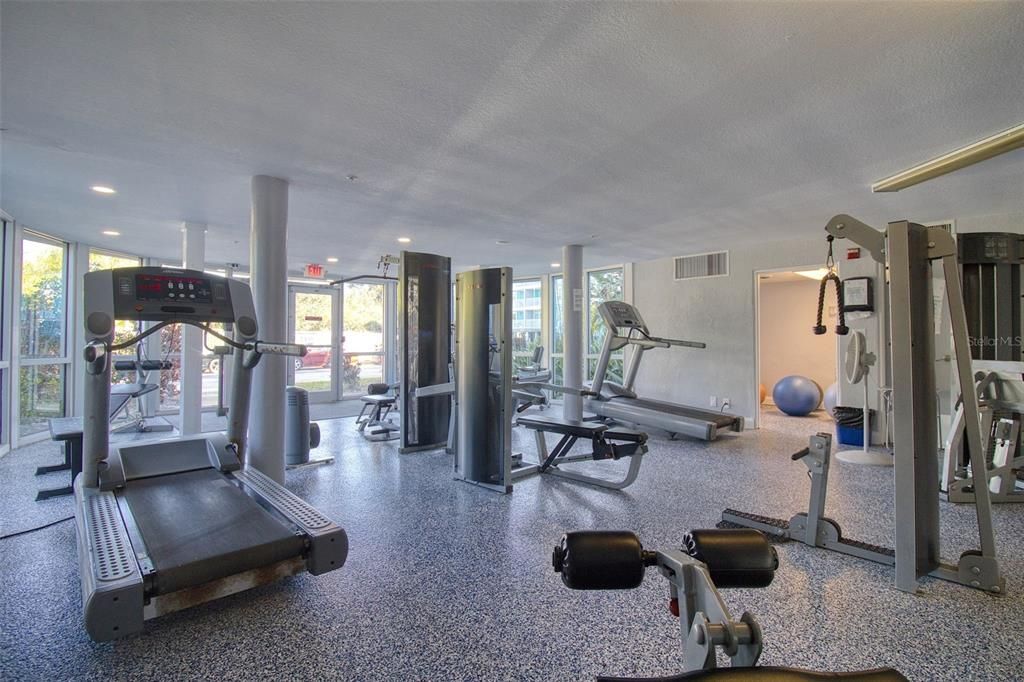 For Rent: $1,750 (1 beds, 1 baths, 708 Square Feet)