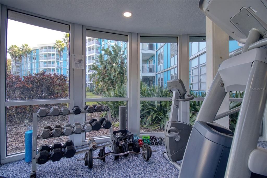 For Rent: $1,750 (1 beds, 1 baths, 708 Square Feet)