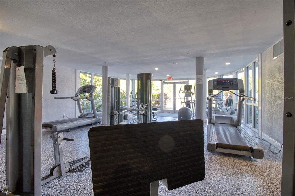 For Rent: $1,750 (1 beds, 1 baths, 708 Square Feet)