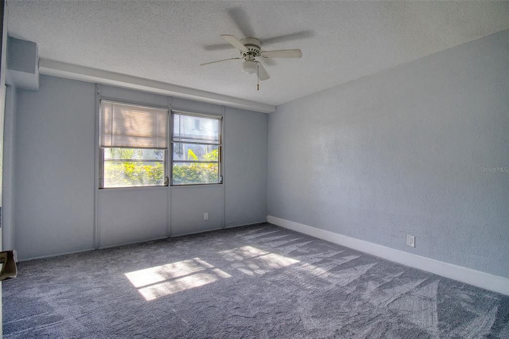 For Rent: $1,750 (1 beds, 1 baths, 708 Square Feet)