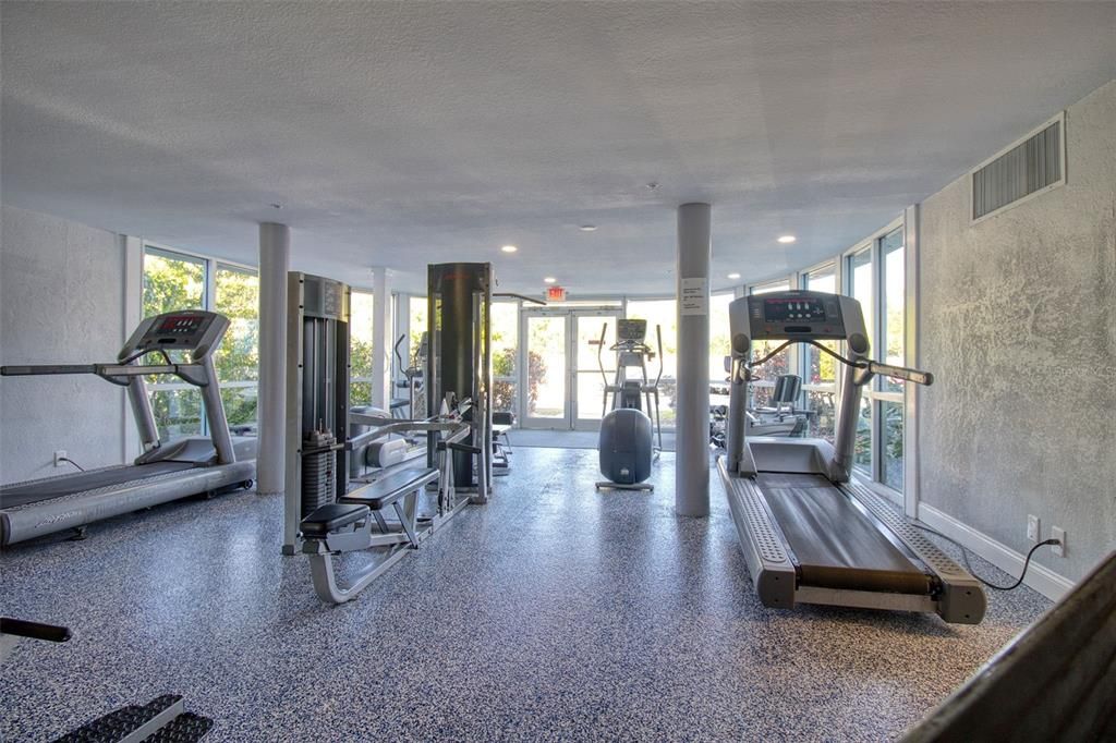 For Rent: $1,750 (1 beds, 1 baths, 708 Square Feet)