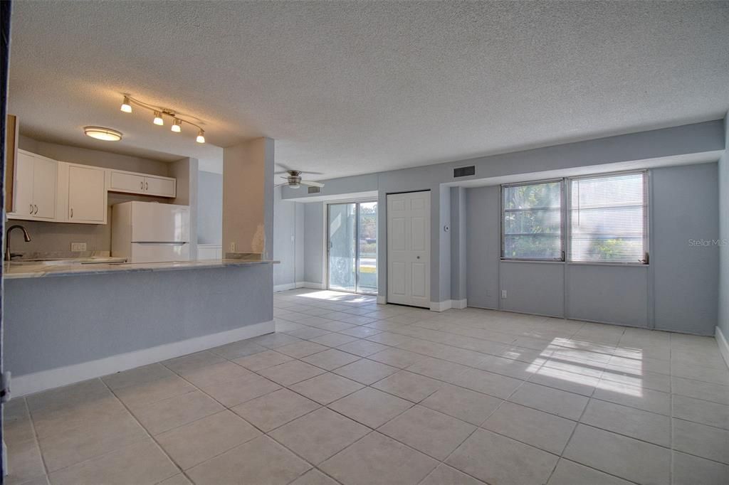 For Rent: $1,750 (1 beds, 1 baths, 708 Square Feet)