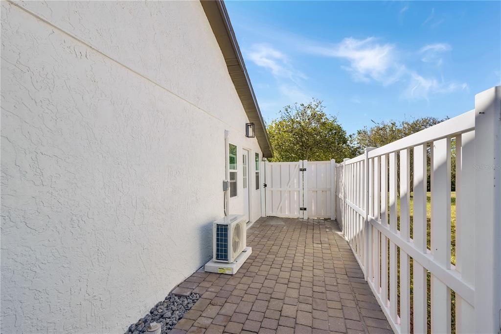 For Rent: $1,150 (0 beds, 1 baths, 322.25 Square Feet)