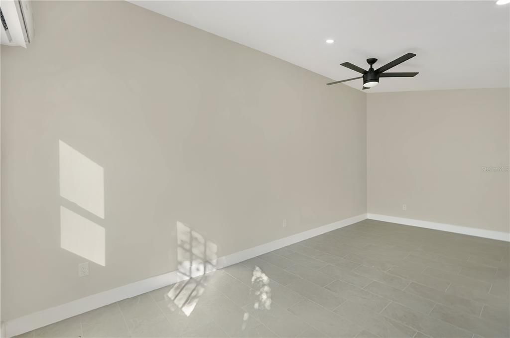 For Rent: $1,150 (0 beds, 1 baths, 322.25 Square Feet)