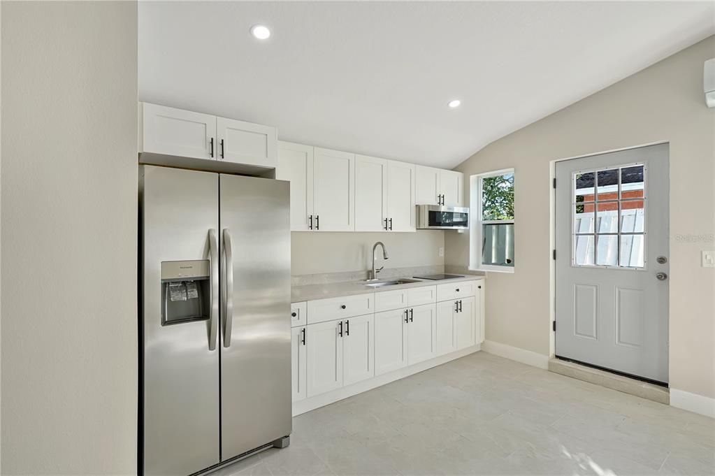 For Rent: $1,150 (0 beds, 1 baths, 322.25 Square Feet)