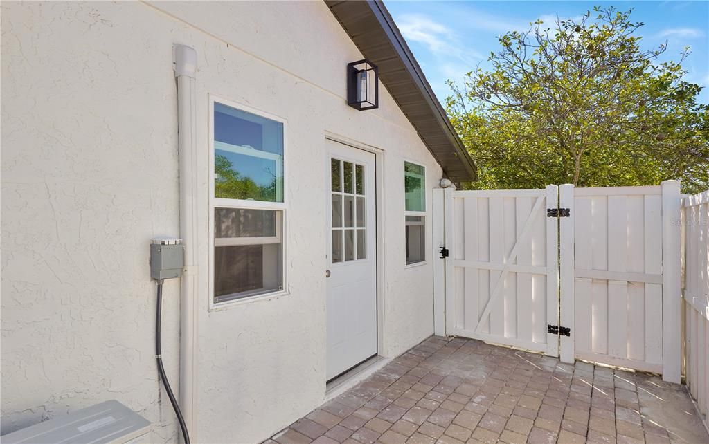 For Rent: $1,150 (0 beds, 1 baths, 322.25 Square Feet)