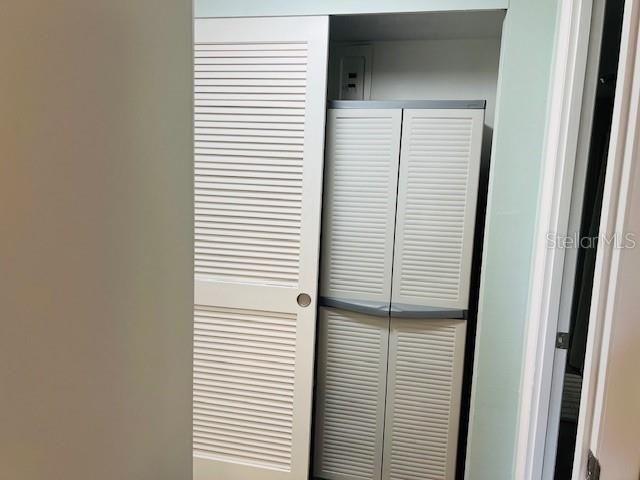 For Sale: $159,000 (2 beds, 1 baths, 1056 Square Feet)