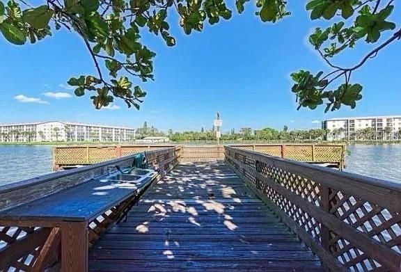 For Sale: $159,000 (2 beds, 1 baths, 1056 Square Feet)