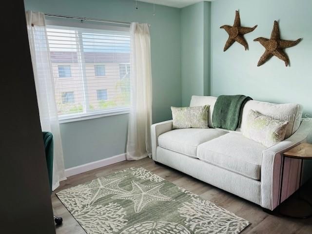 For Sale: $159,000 (2 beds, 1 baths, 1056 Square Feet)