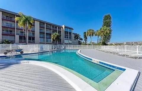 For Sale: $159,000 (2 beds, 1 baths, 1056 Square Feet)