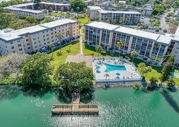 For Sale: $159,000 (2 beds, 1 baths, 1056 Square Feet)