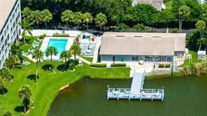 For Sale: $159,000 (2 beds, 1 baths, 1056 Square Feet)