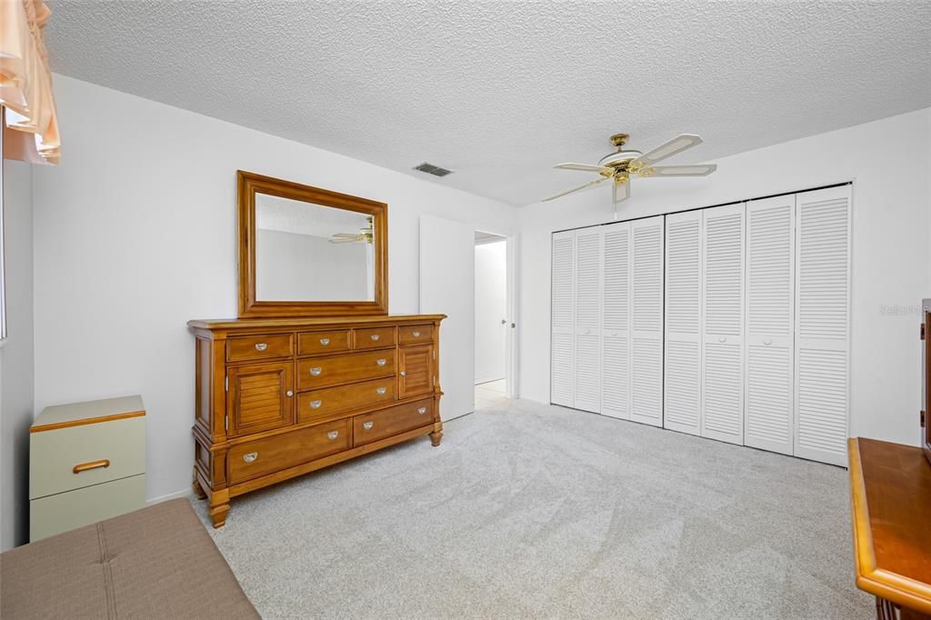 For Sale: $519,900 (2 beds, 2 baths, 1916 Square Feet)