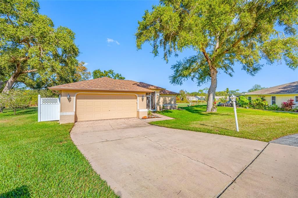 For Sale: $519,900 (2 beds, 2 baths, 1916 Square Feet)