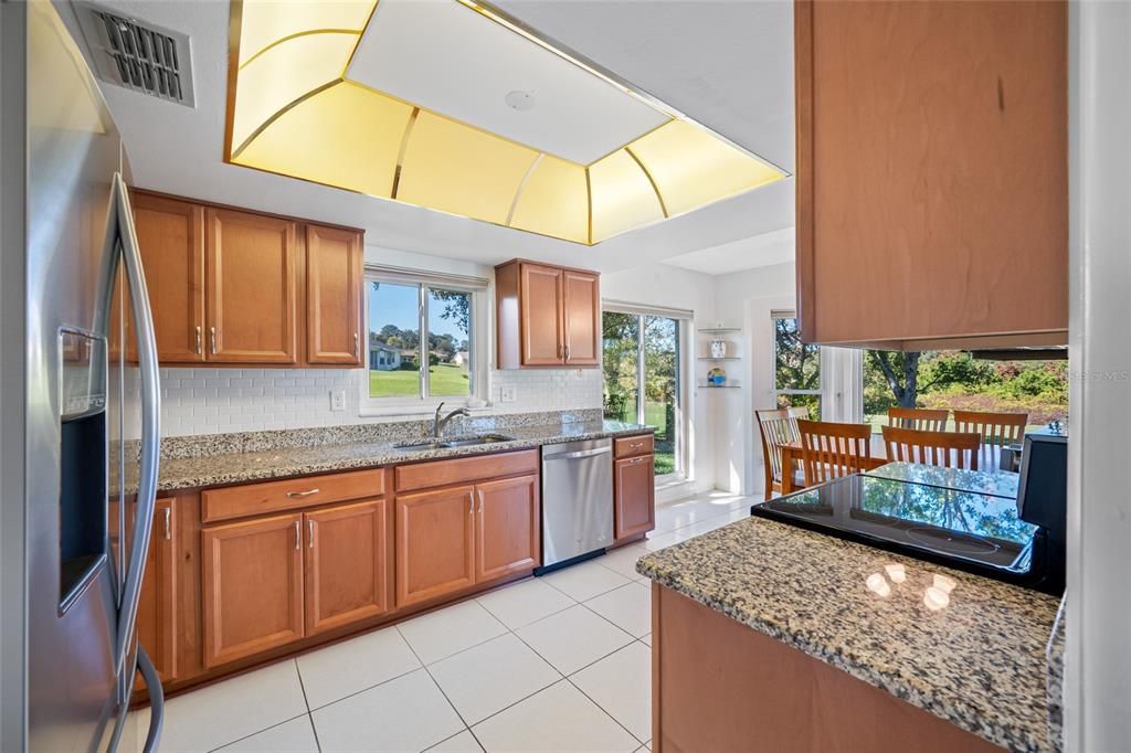 For Sale: $519,900 (2 beds, 2 baths, 1916 Square Feet)