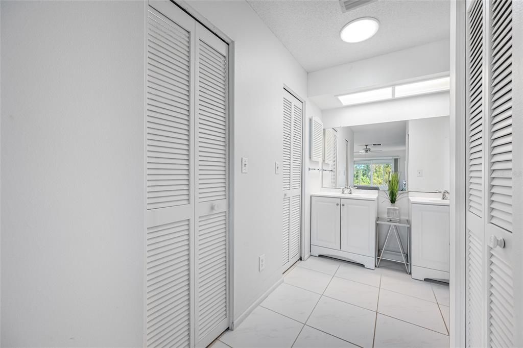 For Sale: $519,900 (2 beds, 2 baths, 1916 Square Feet)