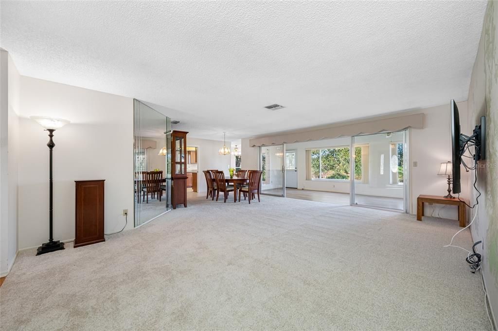 For Sale: $519,900 (2 beds, 2 baths, 1916 Square Feet)