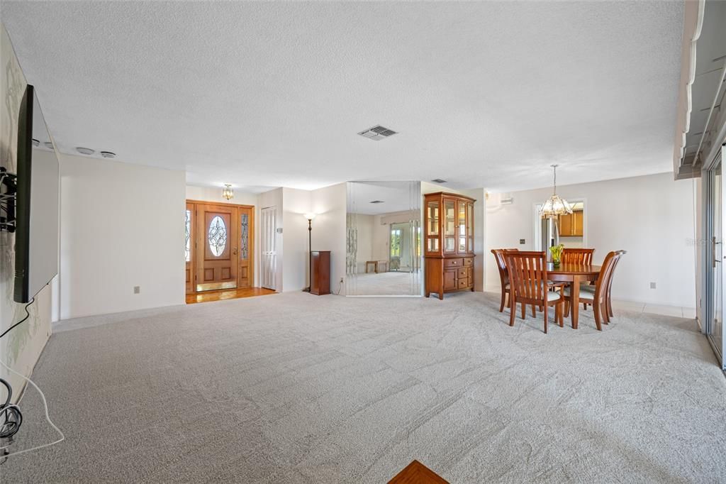 For Sale: $519,900 (2 beds, 2 baths, 1916 Square Feet)