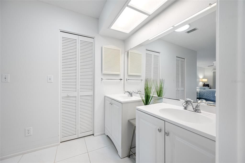 For Sale: $519,900 (2 beds, 2 baths, 1916 Square Feet)