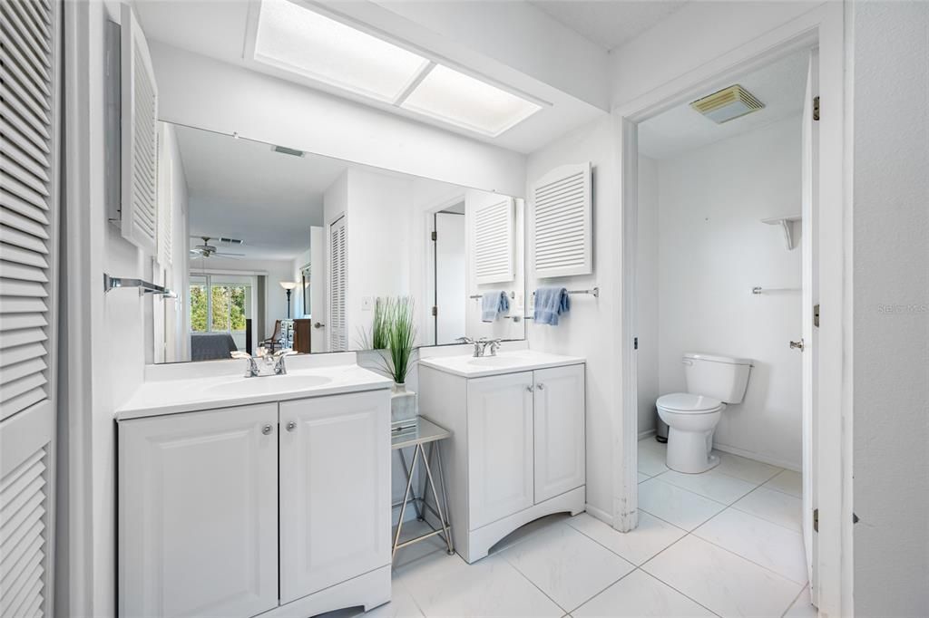 For Sale: $519,900 (2 beds, 2 baths, 1916 Square Feet)