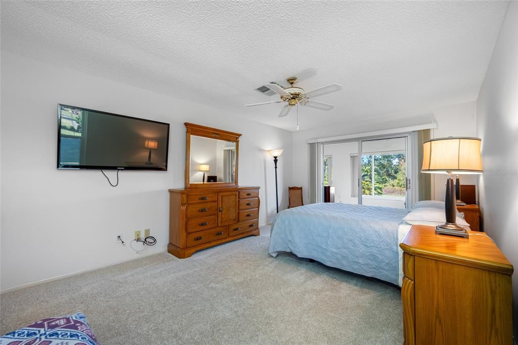 For Sale: $519,900 (2 beds, 2 baths, 1916 Square Feet)