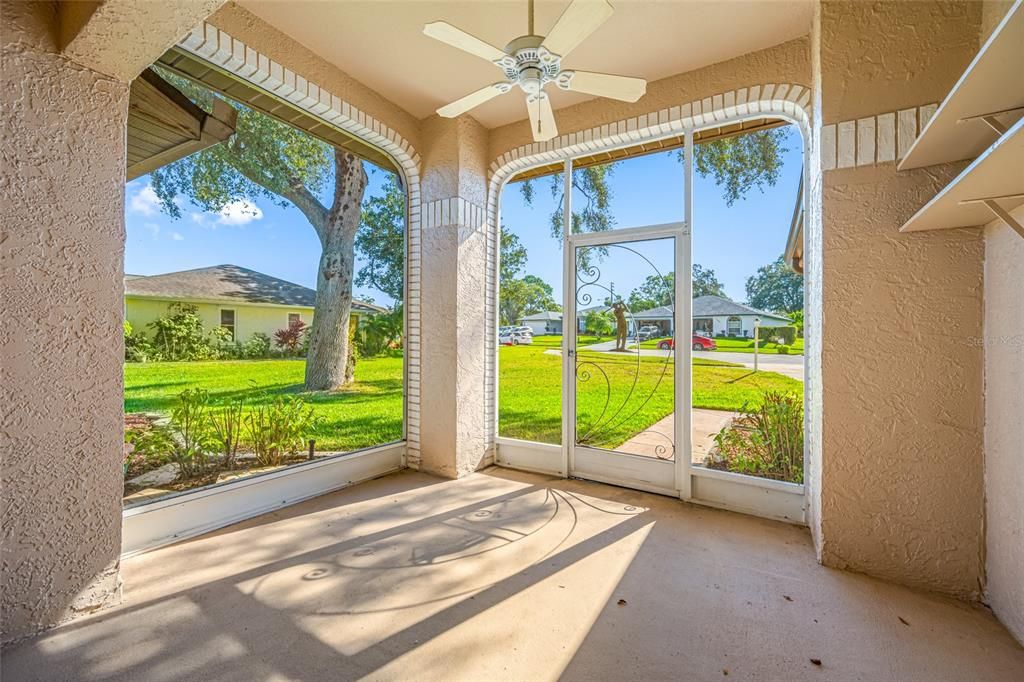 For Sale: $519,900 (2 beds, 2 baths, 1916 Square Feet)