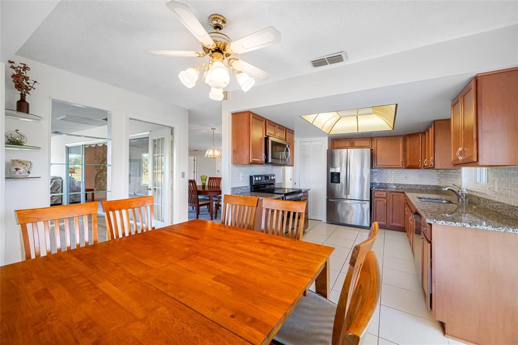 For Sale: $519,900 (2 beds, 2 baths, 1916 Square Feet)