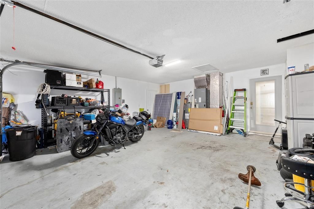 For Sale: $320,000 (3 beds, 2 baths, 1919 Square Feet)