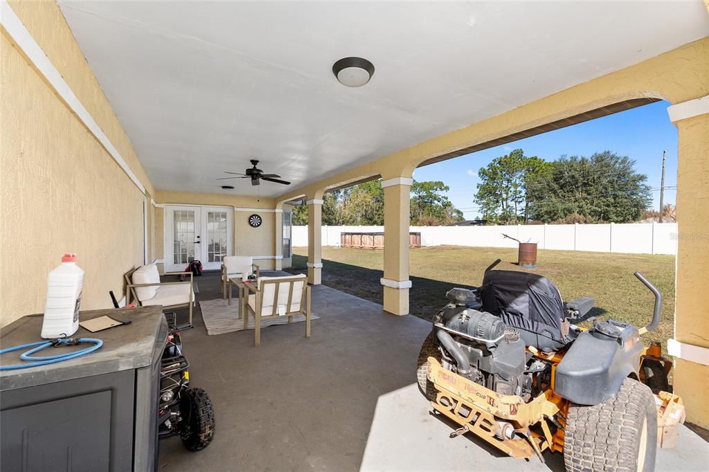 For Sale: $320,000 (3 beds, 2 baths, 1919 Square Feet)