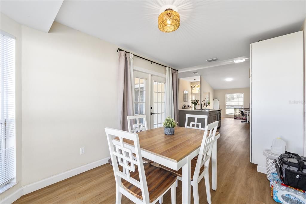 For Sale: $320,000 (3 beds, 2 baths, 1919 Square Feet)