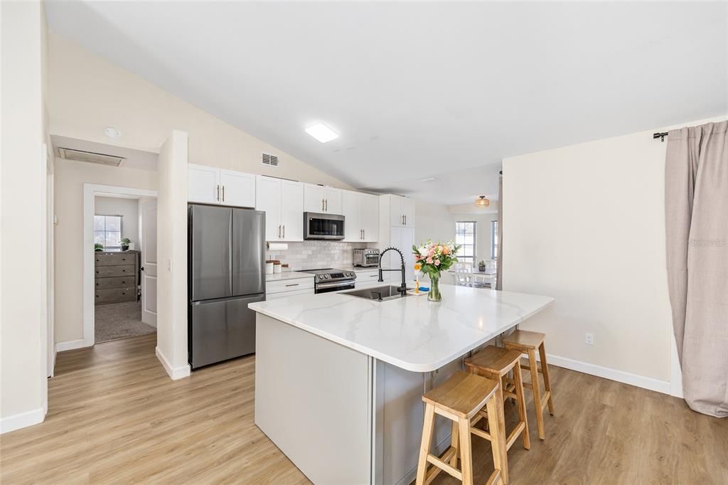 For Sale: $320,000 (3 beds, 2 baths, 1919 Square Feet)