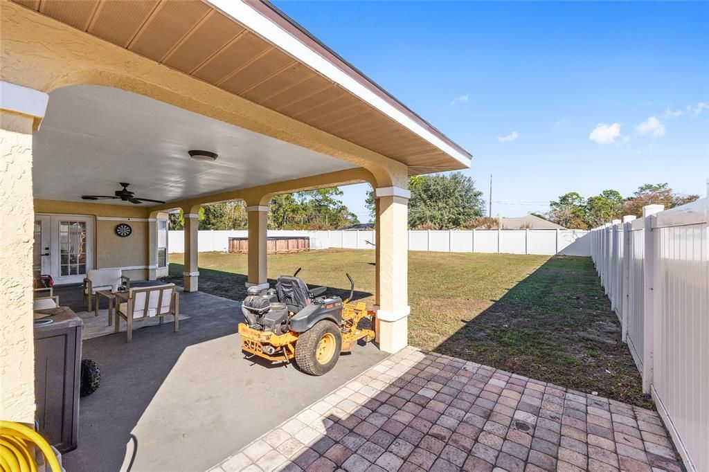 For Sale: $320,000 (3 beds, 2 baths, 1919 Square Feet)