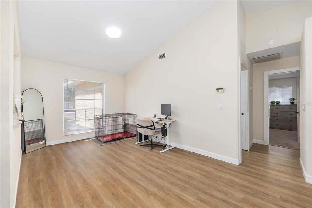 For Sale: $320,000 (3 beds, 2 baths, 1919 Square Feet)