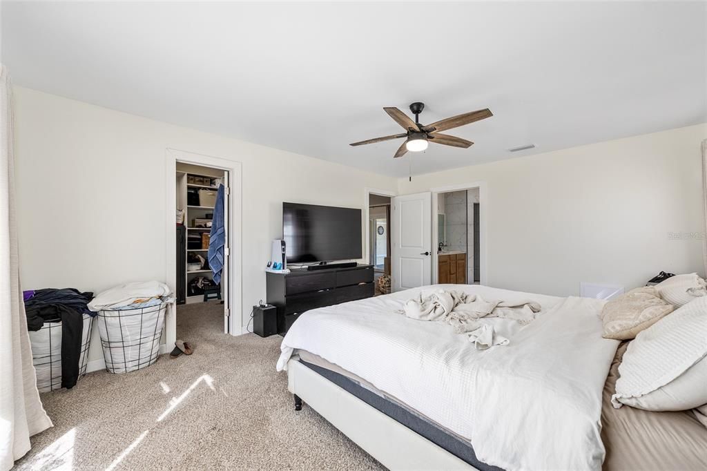 For Sale: $320,000 (3 beds, 2 baths, 1919 Square Feet)