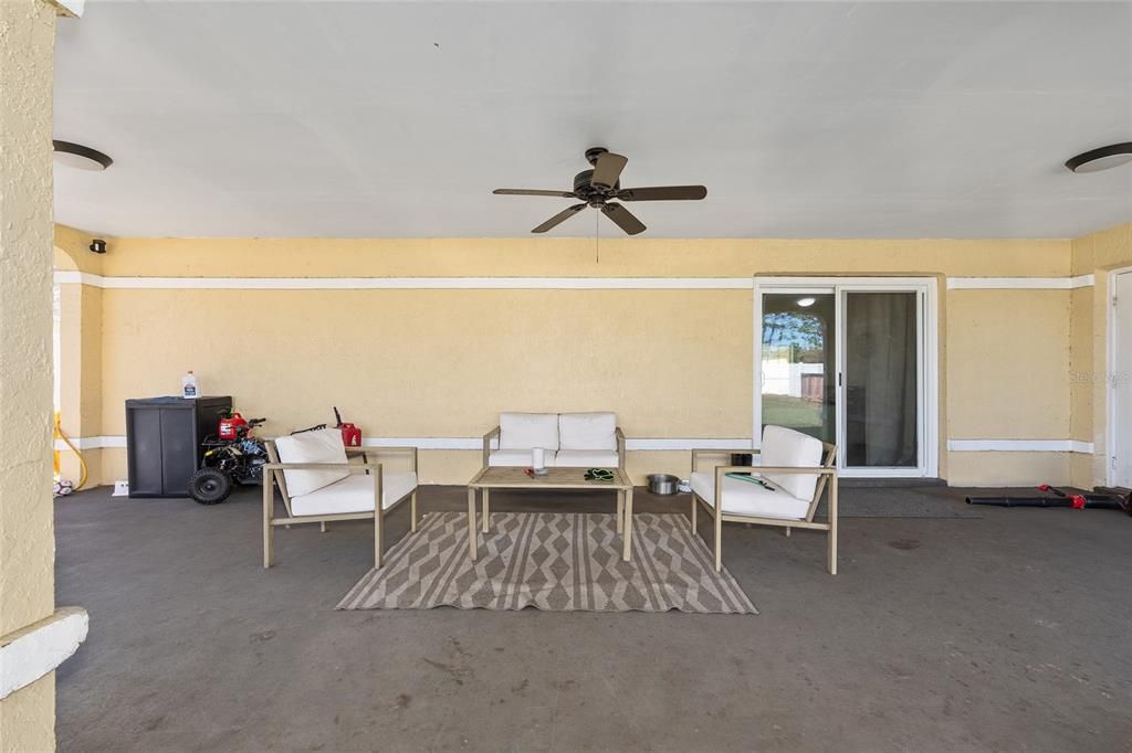 For Sale: $320,000 (3 beds, 2 baths, 1919 Square Feet)