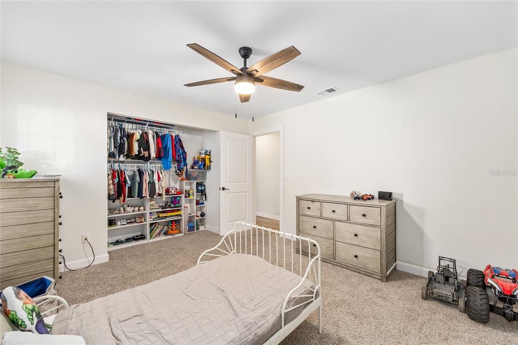 For Sale: $320,000 (3 beds, 2 baths, 1919 Square Feet)