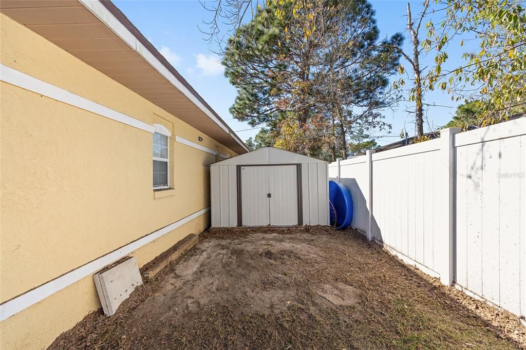 For Sale: $320,000 (3 beds, 2 baths, 1919 Square Feet)