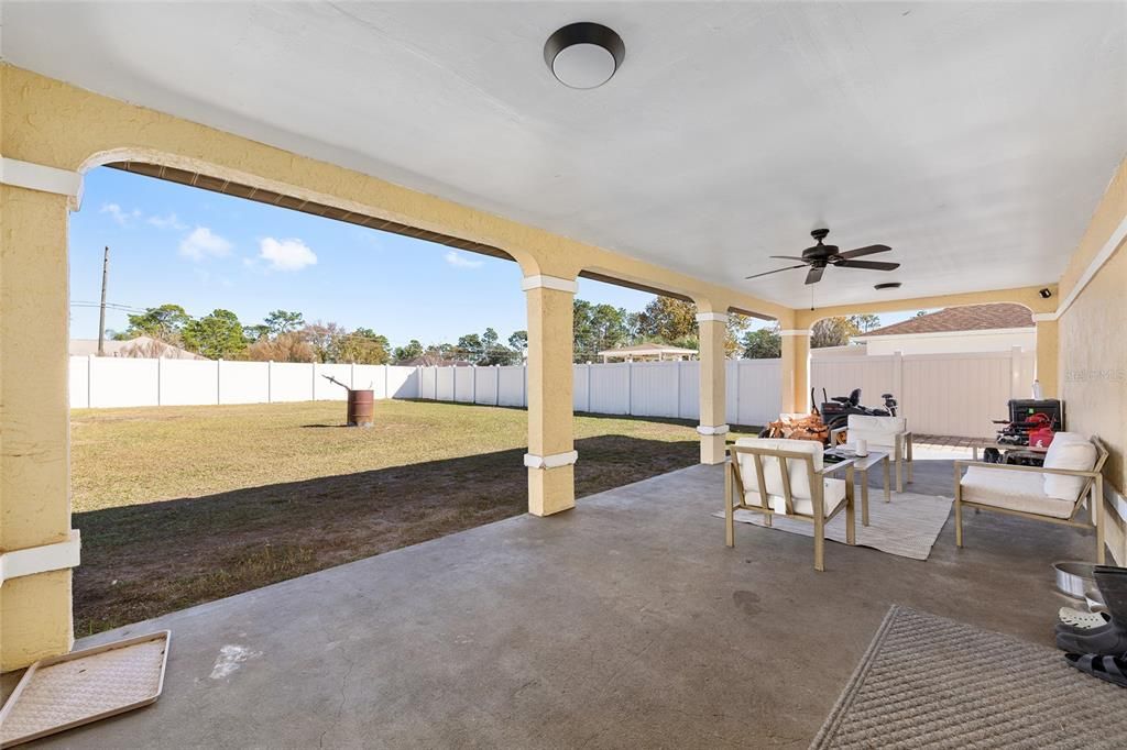 For Sale: $320,000 (3 beds, 2 baths, 1919 Square Feet)