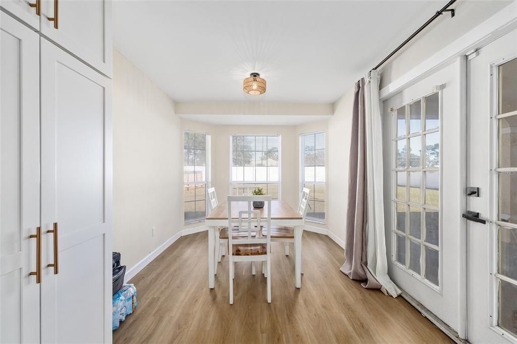 For Sale: $320,000 (3 beds, 2 baths, 1919 Square Feet)